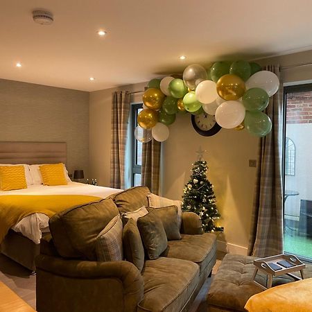 York Staycation With Free Parking Екстериор снимка